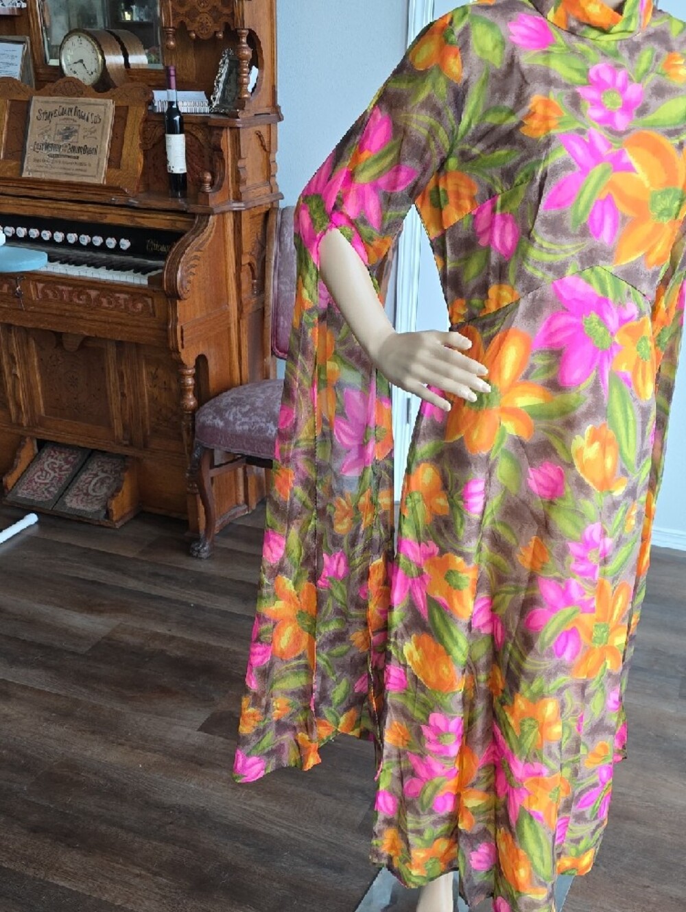 One Of A Kind 1960s Vintage Floral Maxi Dress in Pink & Orange - Picture 5 of 11